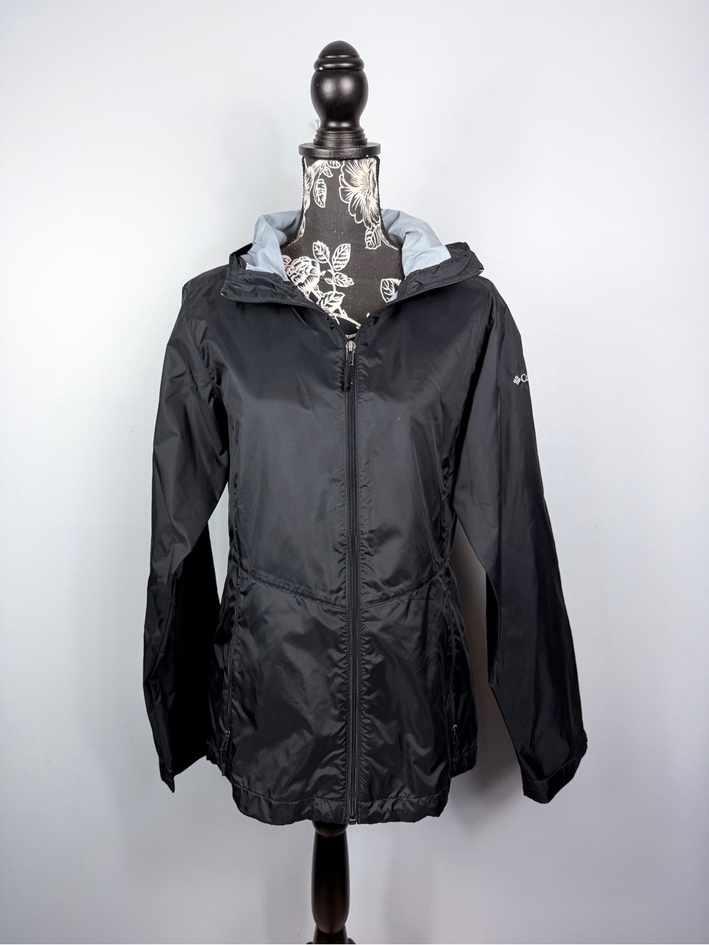 Columbia black full zip nylon hooded long sleeve windbreaker jacket size medium